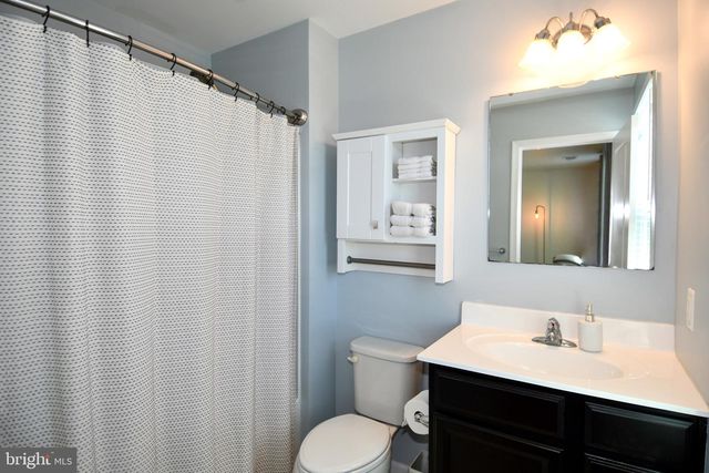 5042 GODWINS LANDING DR, Remington, VA 22734