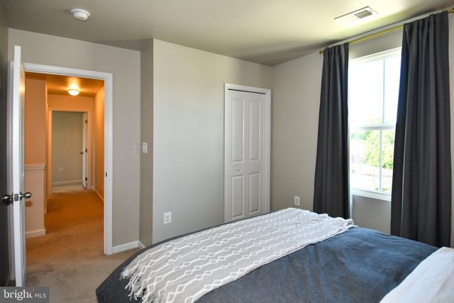 5042 GODWINS LANDING DR, Remington, VA 22734