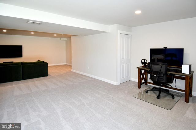 5042 GODWINS LANDING DR, Remington, VA 22734