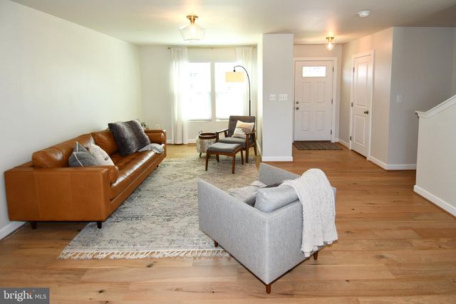 5042 GODWINS LANDING DR, Remington, VA 22734