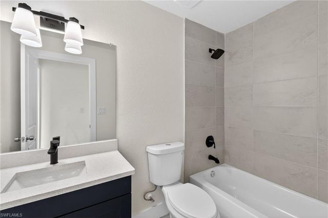 1614 NE 6th AVE, Cape Coral, FL 33909