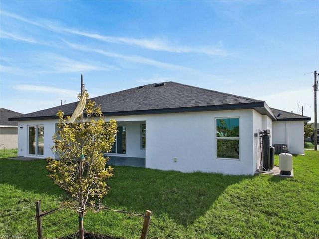 1614 NE 6th AVE, Cape Coral, FL 33909