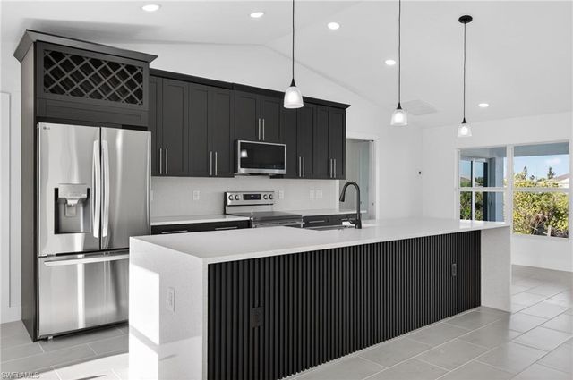 1614 NE 6th AVE, Cape Coral, FL 33909