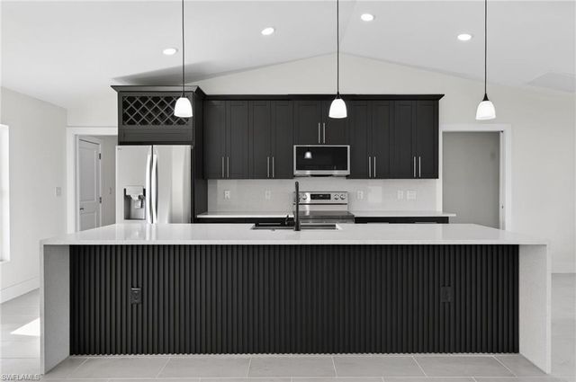 1614 NE 6th AVE, Cape Coral, FL 33909