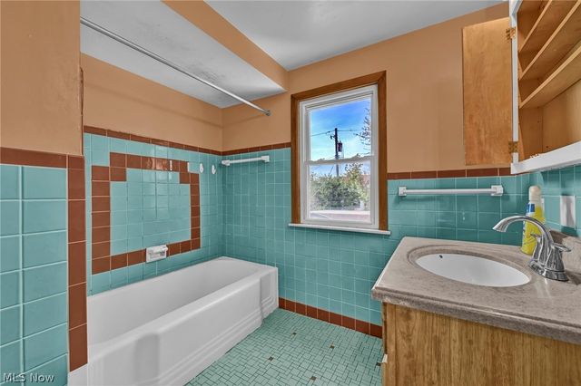 4082 Bexley Boulevard, Cleveland, OH 44121