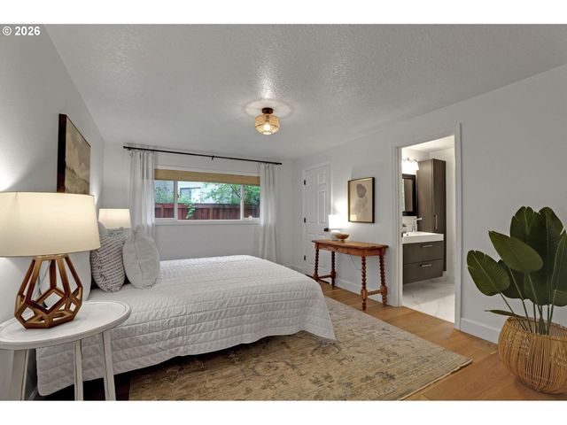 18434 SANDPIPER Cir, Lake Oswego, OR 97035