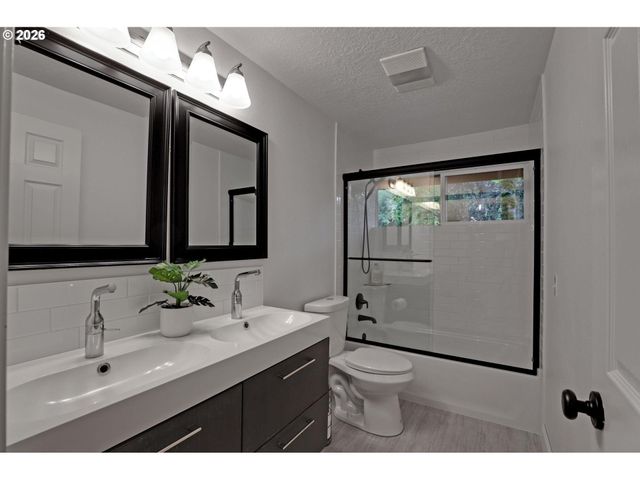 18434 SANDPIPER Cir, Lake Oswego, OR 97035