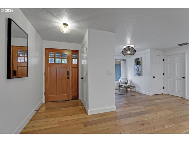 18434 SANDPIPER Cir, Lake Oswego, OR 97035