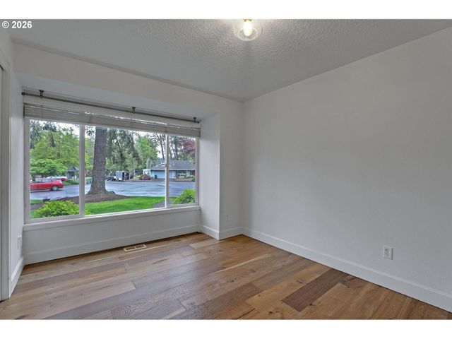 18434 SANDPIPER Cir, Lake Oswego, OR 97035