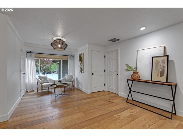 18434 SANDPIPER Cir, Lake Oswego, OR 97035