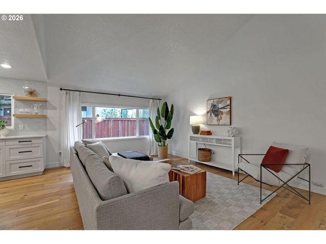 18434 SANDPIPER Cir, Lake Oswego, OR 97035