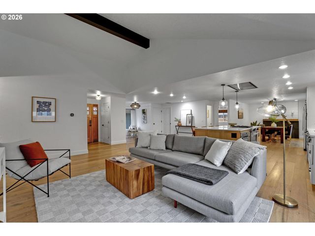 18434 SANDPIPER Cir, Lake Oswego, OR 97035