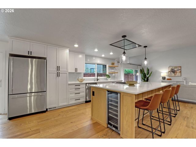 18434 SANDPIPER Cir, Lake Oswego, OR 97035