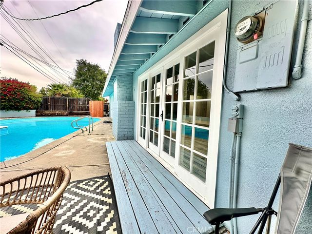 20541 Rodax, Winnetka, CA 91306