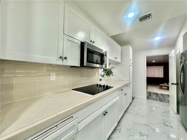 20541 Rodax, Winnetka, CA 91306