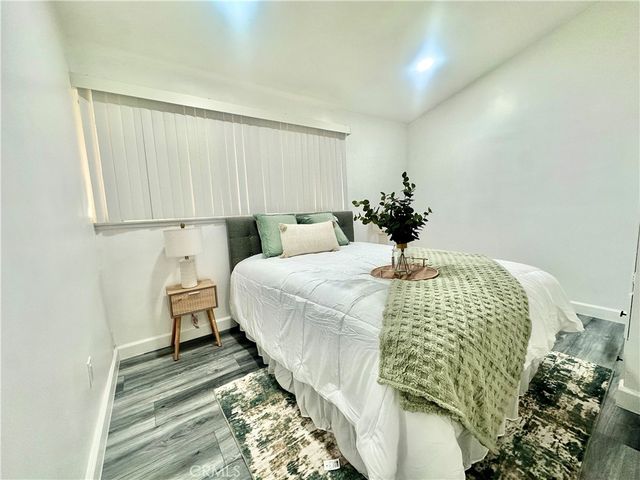 20541 Rodax, Winnetka, CA 91306