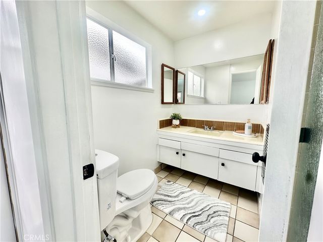 20541 Rodax, Winnetka, CA 91306