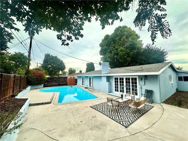 20541 Rodax, Winnetka, CA 91306