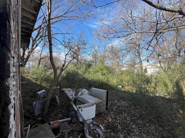 3919 E Berry Street, Fort Worth, TX 76105