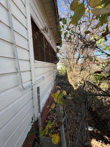 3919 E Berry Street, Fort Worth, TX 76105