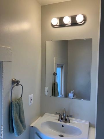 504 E Clinton Street, Howell, MI 48843