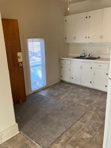 504 E Clinton Street, Howell, MI 48843