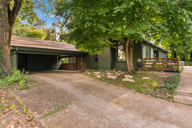 209 Woods Dr, Columbia, TN 38401