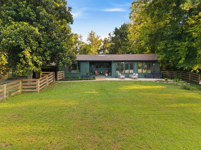 209 Woods Dr, Columbia, TN 38401