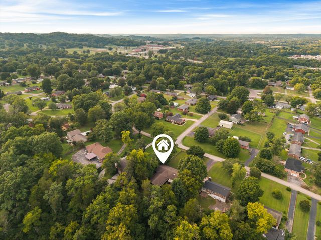 209 Woods Dr, Columbia, TN 38401