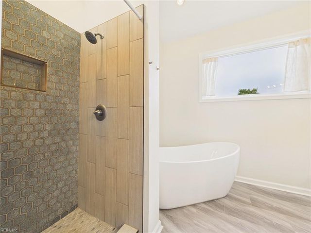 2536 Seven Kings RD, Virginia Beach, VA 23456