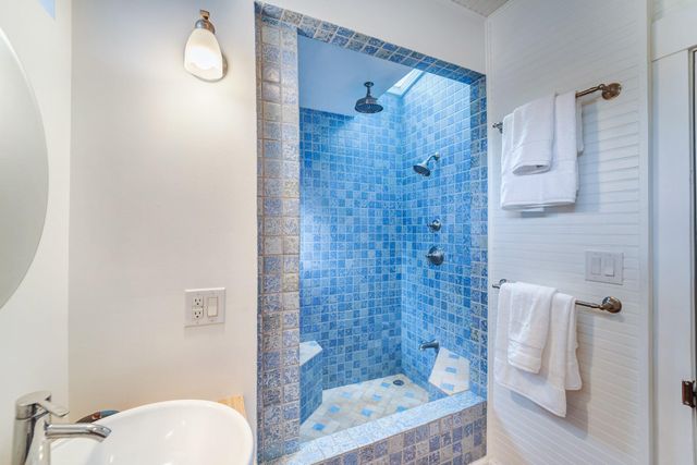 501 W 41st ST, Austin, TX 78751