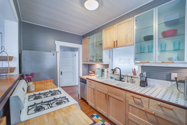 501 W 41st ST, Austin, TX 78751