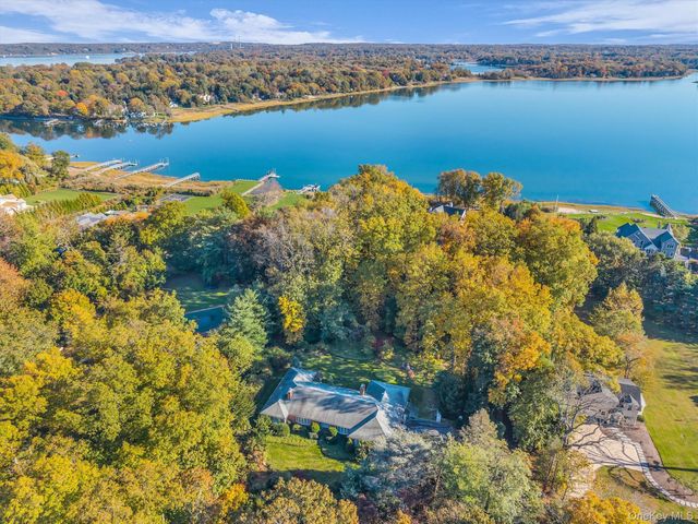 133 Old Field Road, Setauket, NY 11733