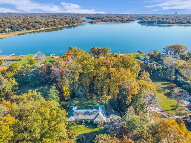 133 Old Field Road, Setauket, NY 11733