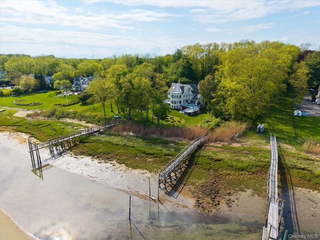 133 Old Field Road, Setauket, NY 11733