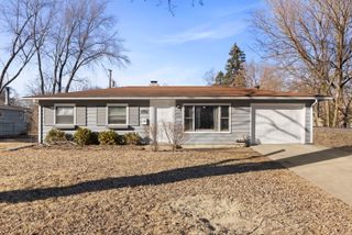 16 Spring Garden Drive, Montgomery, IL 60538