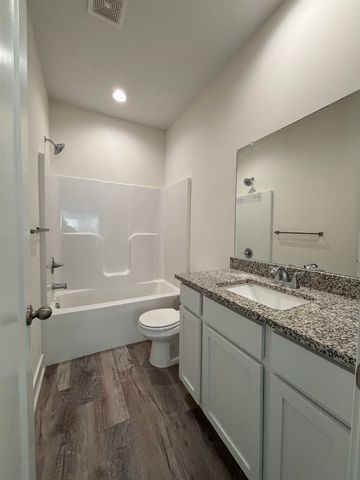5436 N Colburn Ct, Bel Aire, KS 67220