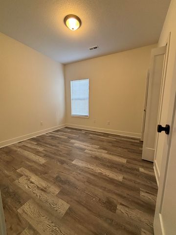5436 N Colburn Ct, Bel Aire, KS 67220