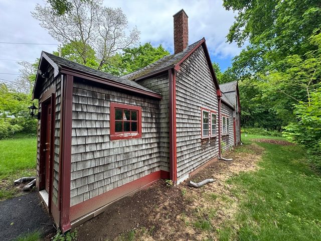 54 Plymouth St, East Bridgewater, MA 02333