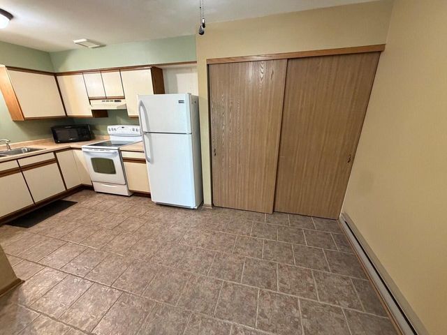 S75W16775 Jacob COURT, Muskego, WI 53150