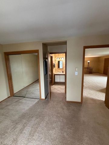S75W16775 Jacob COURT, Muskego, WI 53150
