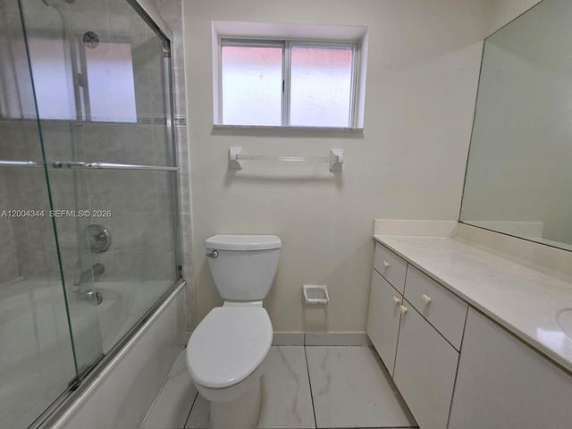 8412 NW 103rd St 201J, Hialeah Gardens, FL 33016