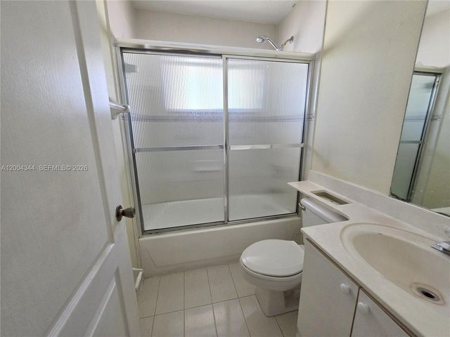 8412 NW 103rd St 201J, Hialeah Gardens, FL 33016