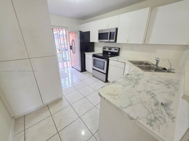 8412 NW 103rd St 201J, Hialeah Gardens, FL 33016