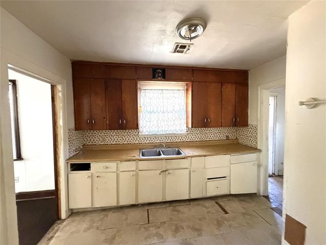 1707 E Park Place, Oklahoma City, OK 73117