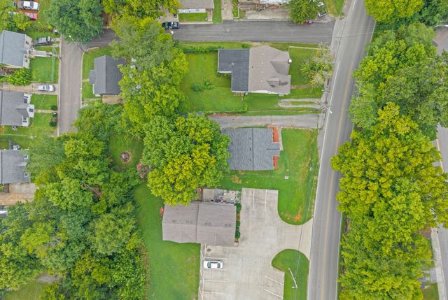 815 Cumberland Dr, Clarksville, TN 37040