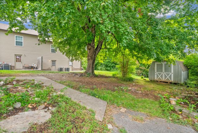 815 Cumberland Dr, Clarksville, TN 37040