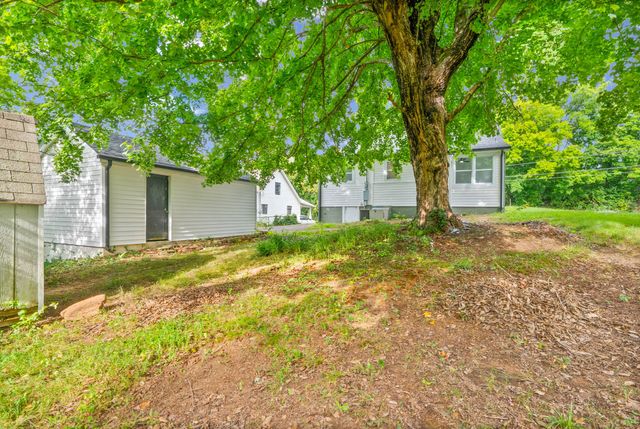 815 Cumberland Dr, Clarksville, TN 37040