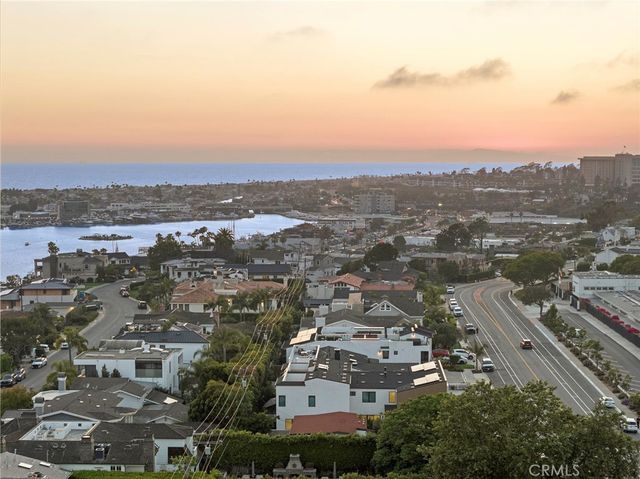 1511 Cliff Drive, Newport Beach, CA 92663