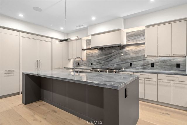 1511 Cliff Drive, Newport Beach, CA 92663